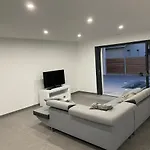 Maison Moderne Avec Piscine Chauffee *