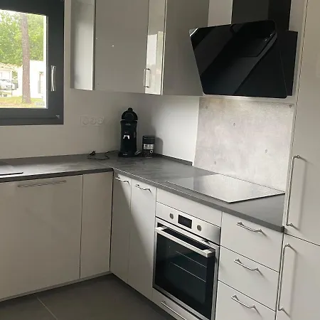 Maison Moderne Avec Piscine Chauffee