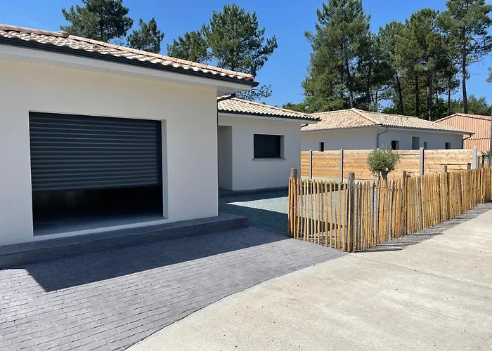 Maison Moderne Avec Piscine Chauffee *